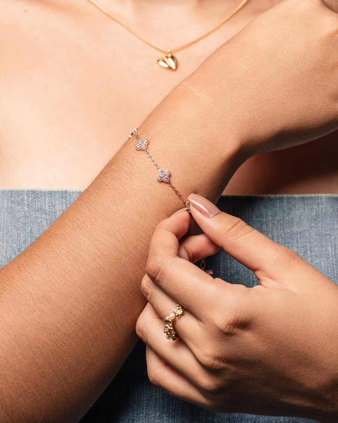Pulsera Mini Trébol Rosé | Plata 925 + Enchapado de Oro Rosa 18K + Dijes de Zirconias Rosadas estilo Van Cleef | 16 + 5cm