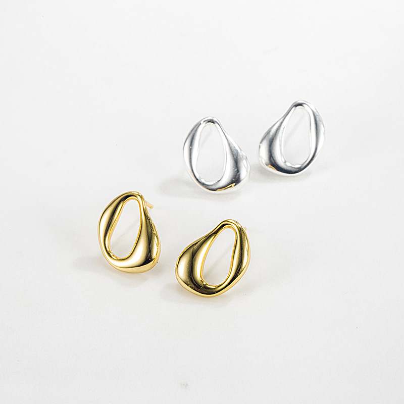 Aretes Dorado Wave Bold | Plata 925 + Enchapado de Oro 18K | Diseño Chunky Escultural