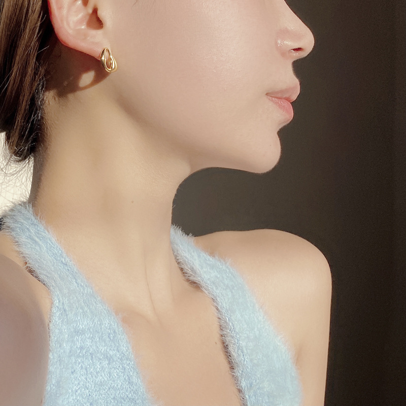 Aretes Dorado Wave Bold | Plata 925 + Enchapado de Oro 18K | Diseño Chunky Escultural