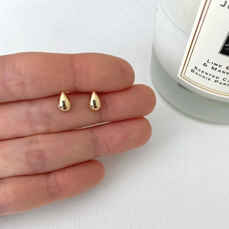 Aretes Dorados Drops Mini | Plata 925 + Enchapado de Oro 18K | Diseño Minimalista en Forma de Gota