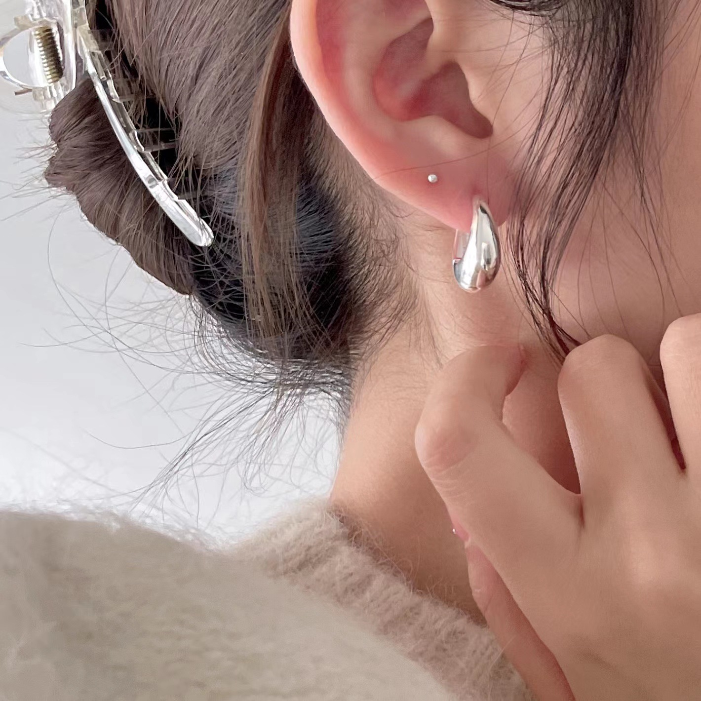 Aretes Drops Bold | Plata 925 + Enchapado de Oro 18K | Dorados | Diseño Minimalista y Moderno