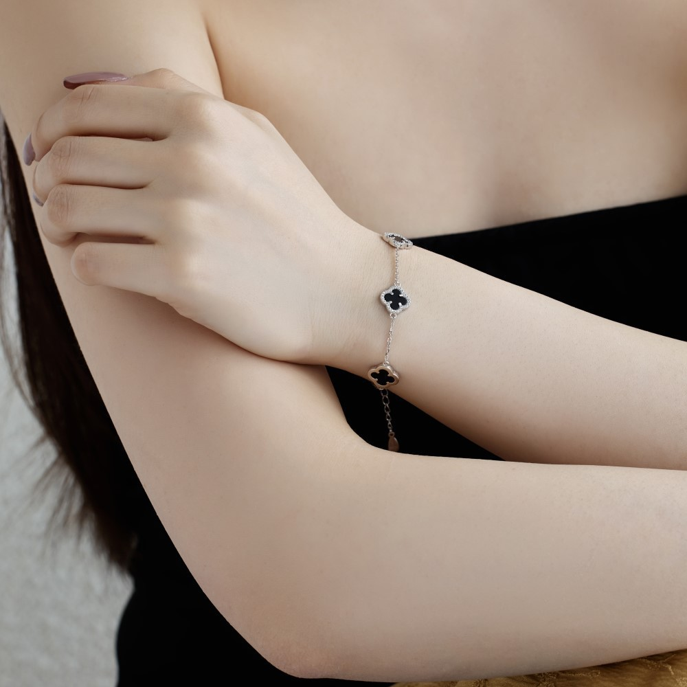 Pulsera Estilo Van Cleef Plateada con Trébol Negro Pequeño | Plata 925 + Enchapado de Oro de 18K + Concha Nácar | 17 + 5cm