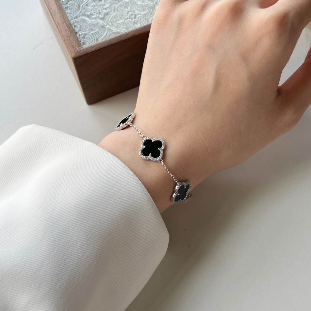 Pulsera Estilo Van Cleef Plateada con Trébol Negro | Plata 925 + Enchapado de Oro de 18K + Concha Nácar | 18 + 5cm